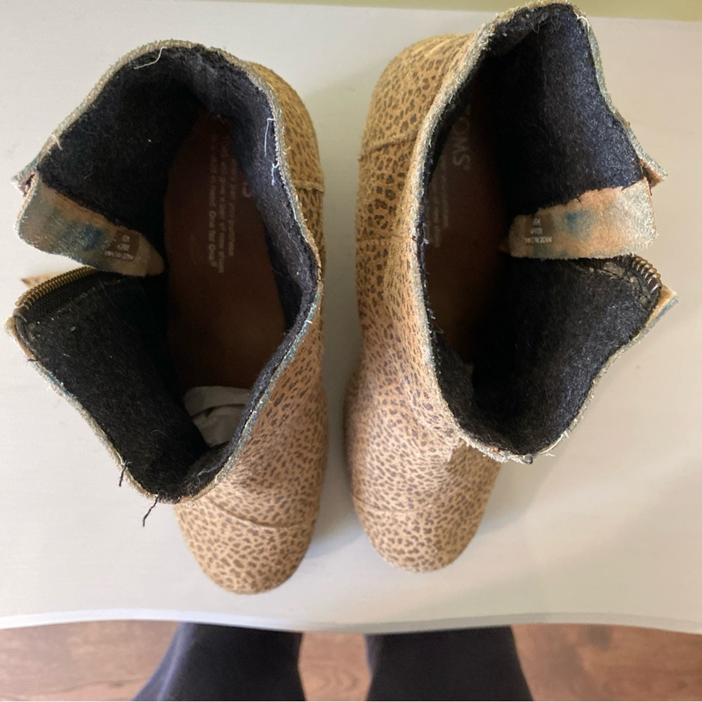 TOMS Women's leopard print wedge shoe, size 10 W - Picture 8 of 9